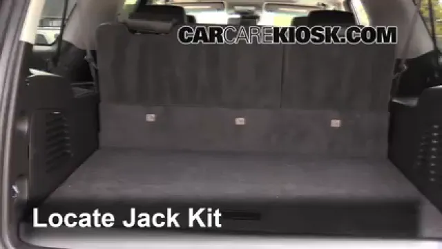 2015 Chevrolet Suburban LT 5.3L V8 FlexFuel Neumáticos y ruedas Cambiar un neumático pinchado